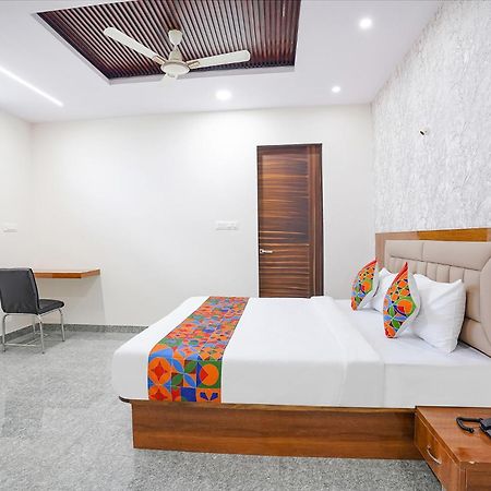 Fabhotel Platinum Palace - Nr Magadi Main Road Bangalore Buitenkant foto