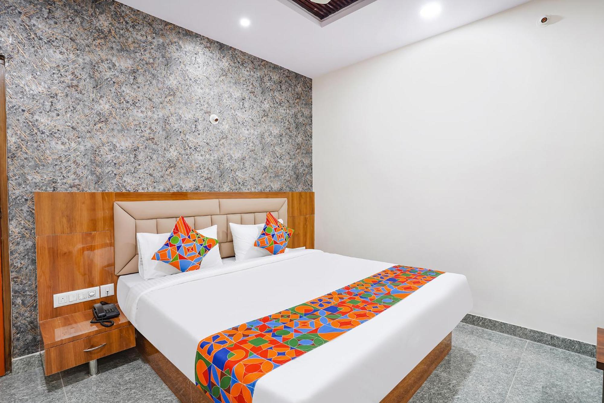 Fabhotel Platinum Palace - Nr Magadi Main Road Bangalore Buitenkant foto