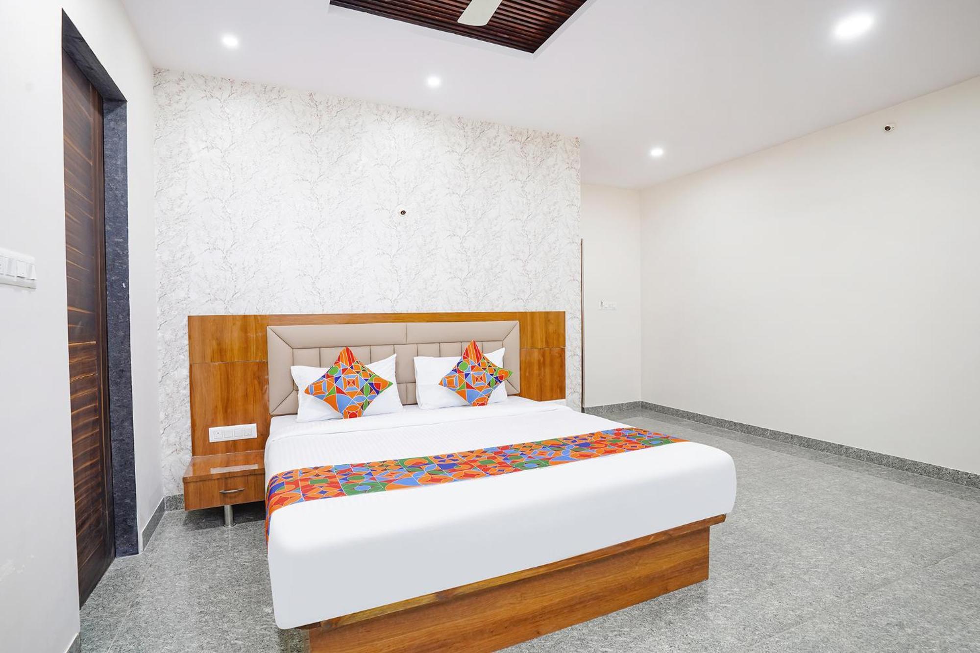 Fabhotel Platinum Palace - Nr Magadi Main Road Bangalore Buitenkant foto