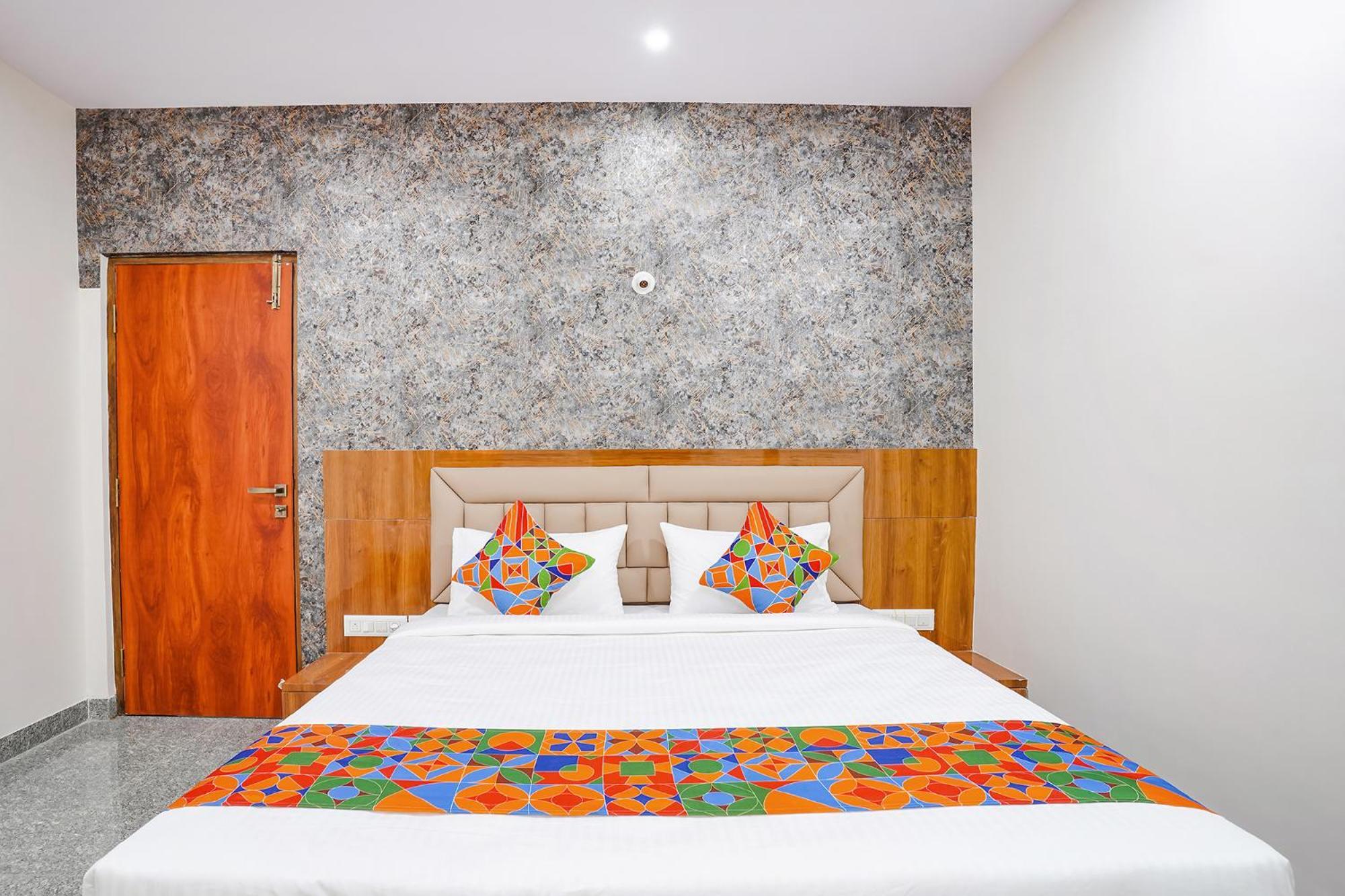 Fabhotel Platinum Palace - Nr Magadi Main Road Bangalore Buitenkant foto