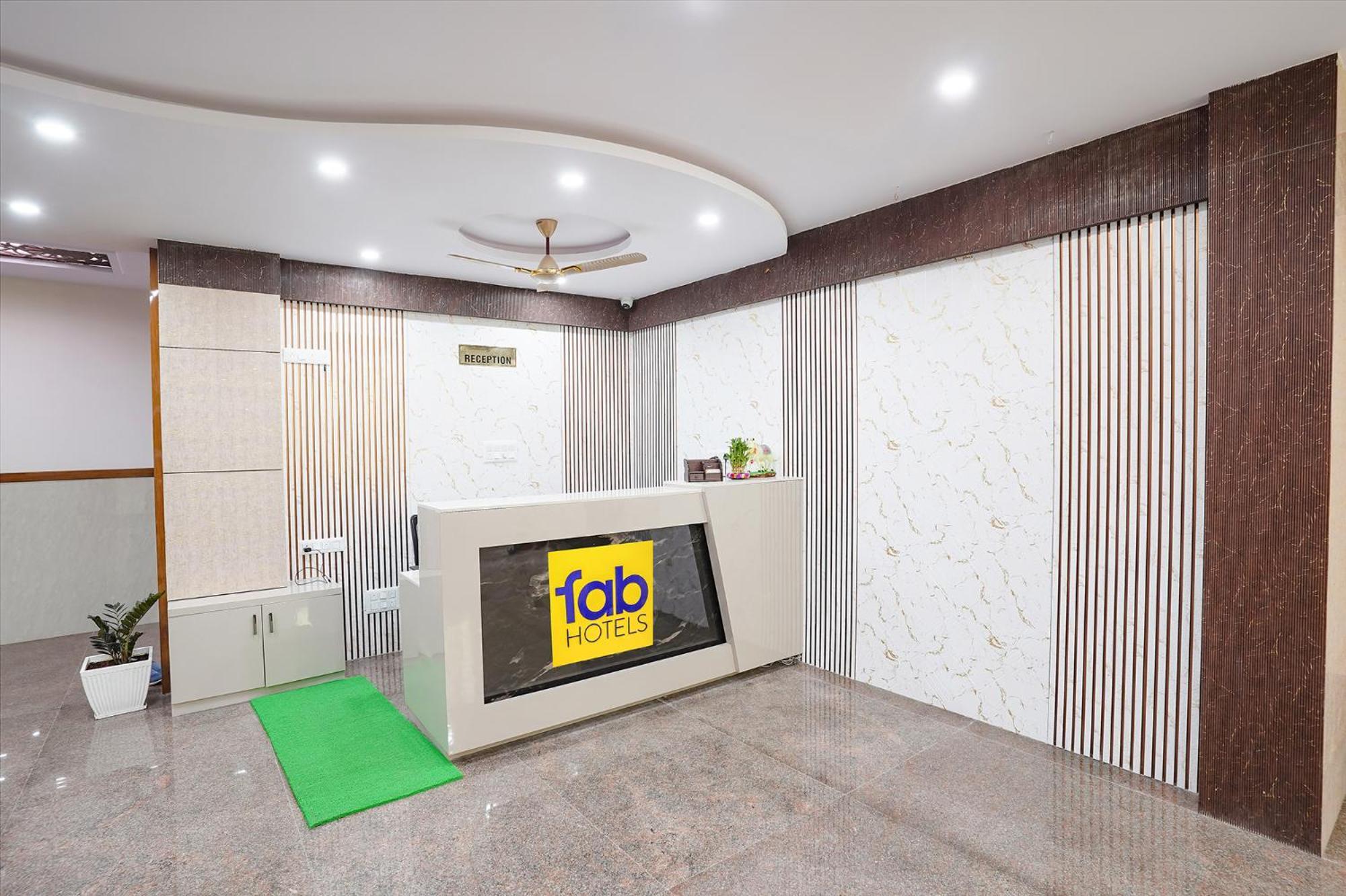 Fabhotel Platinum Palace - Nr Magadi Main Road Bangalore Buitenkant foto