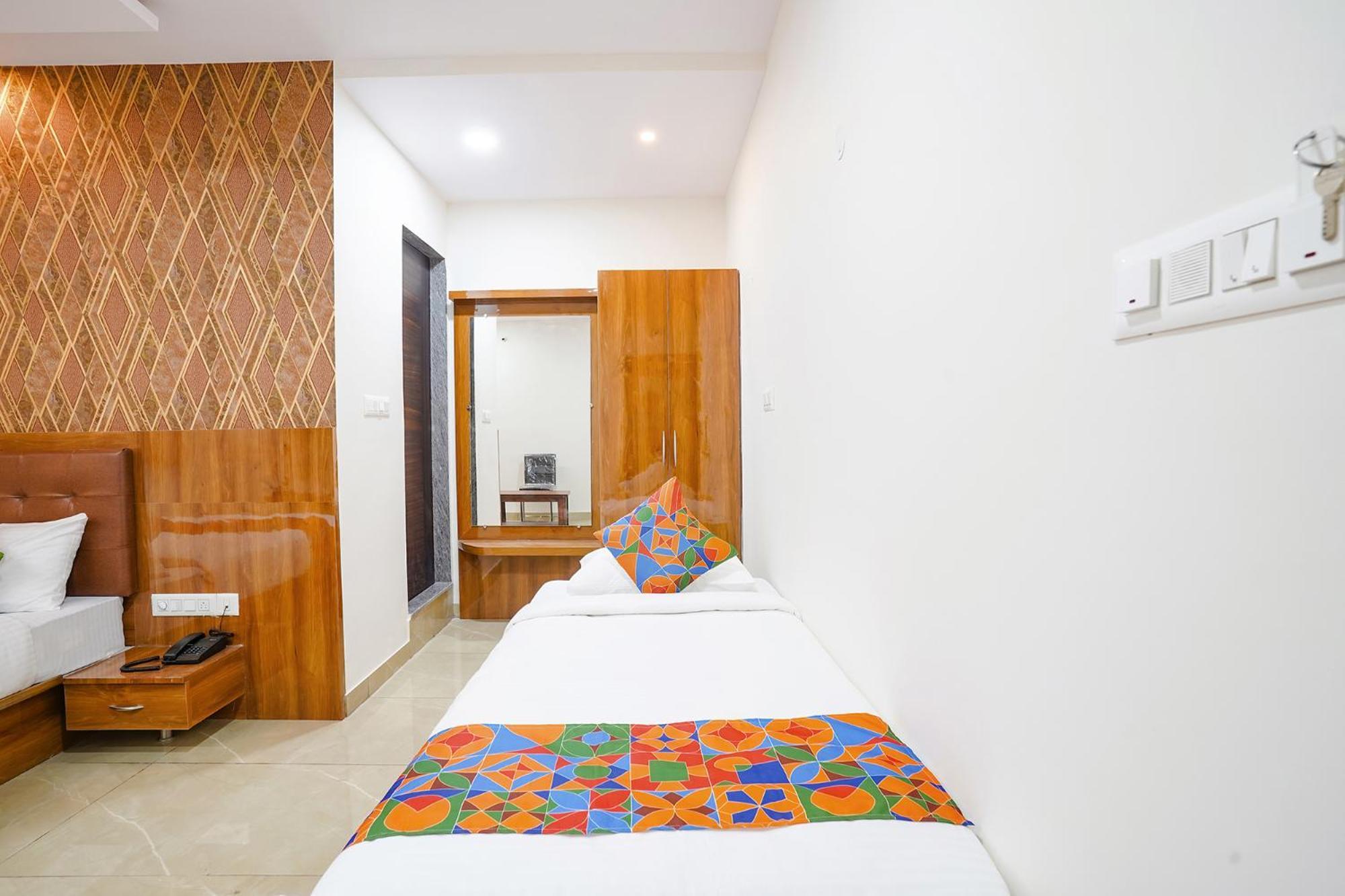Fabhotel Platinum Palace - Nr Magadi Main Road Bangalore Buitenkant foto